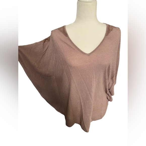 ROSE COLORED SWEATER WITH SHOULDER LACE INSET - Picture 5 of 5